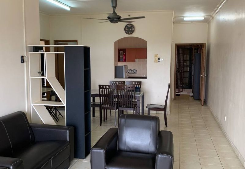 Prima Regency (Kensington Court)