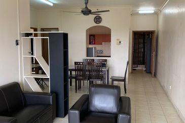 Prima Regency (Kensington Court)