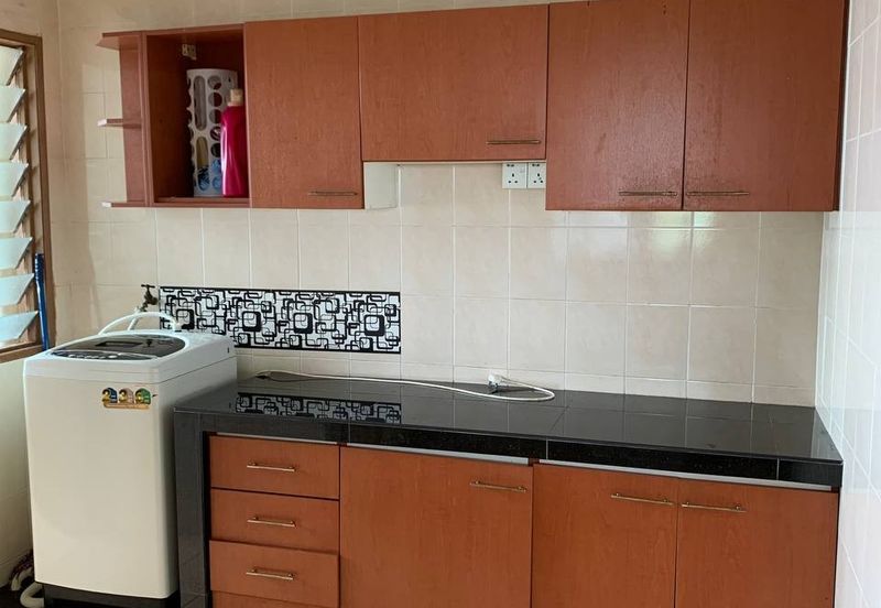 Prima Regency (Kensington Court)