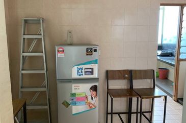 Prima Regency (Kensington Court)