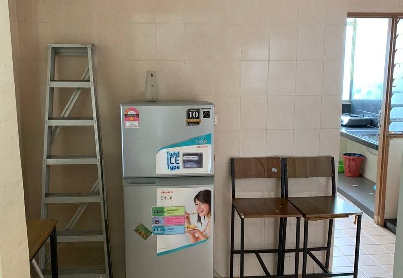 Prima Regency (Kensington Court)