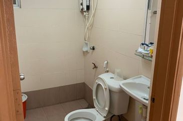 Prima Regency (Kensington Court)