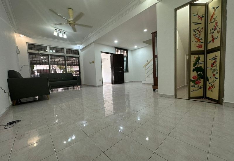 Puteri Wangsa/ Jalan Lembing/ 22x90/ 5bed 3bath/ Good Condition/ Cheap