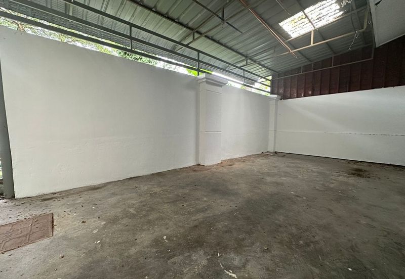 Puteri Wangsa/ Jalan Lembing/ 22x90/ 5bed 3bath/ Good Condition/ Cheap