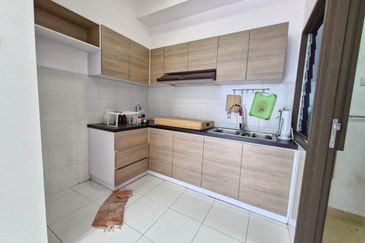 Seri Austin Luxury Apartment