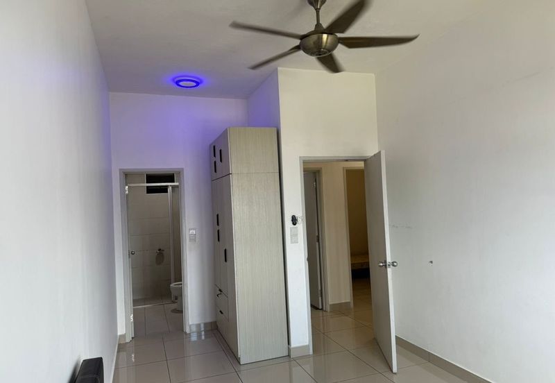 Meridin Bayvue Apartment