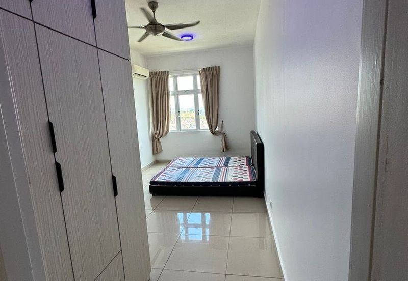 Meridin Bayvue Apartment