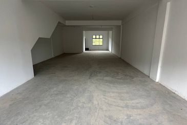 Jalan Siantan 1/ Pasir Gudang/ Shoplot/ Ground Floor/ 1540 sqft/ Cheap