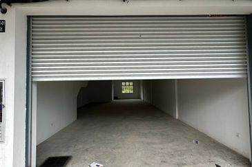 Jalan Siantan 1/ Pasir Gudang/ Shoplot/ Ground Floor/ 1540 sqft/ Cheap