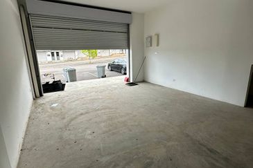 Jalan Siantan 1/ Pasir Gudang/ Shoplot/ Ground Floor/ 1540 sqft/ Cheap
