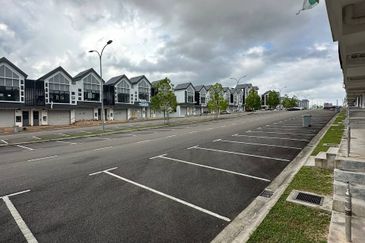 Jalan Siantan 1/ Pasir Gudang/ Shoplot/ Ground Floor/ 1540 sqft/ Cheap