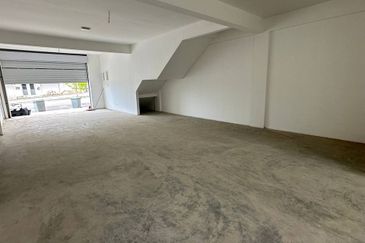 Jalan Siantan 1/ Pasir Gudang/ Shoplot/ Ground Floor/ 1540 sqft/ Cheap