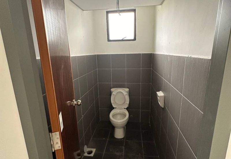 Jalan Siantan 1/ Pasir Gudang/ Shoplot/ Ground Floor/ 1540 sqft/ Cheap