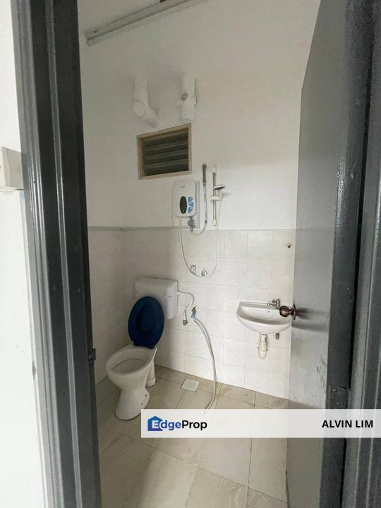 Villa Krystal/ Selesa Jaya/ 5bed 2bath/ Renovated/ Prefer Sublet/Cheap, Johor, Skudai