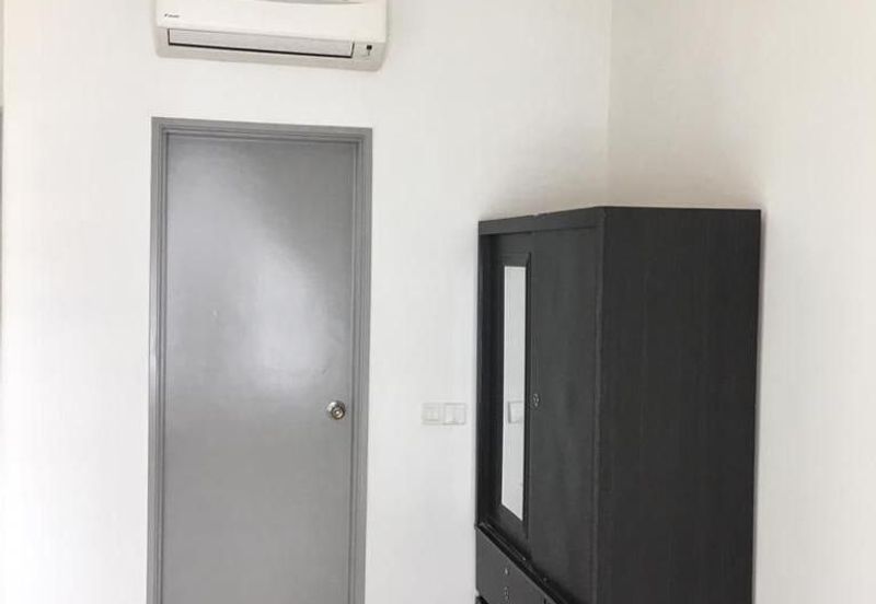 Dedaun Hijau (Greenfield Regency)