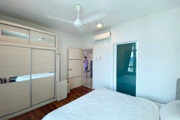 1Medini & Medini Signature