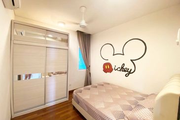 1Medini & Medini Signature