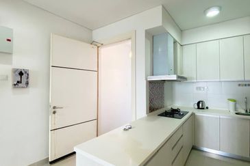 1Medini & Medini Signature