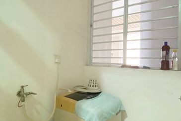 1Medini & Medini Signature