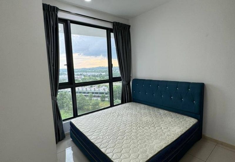 The M @ Medini Macrolink