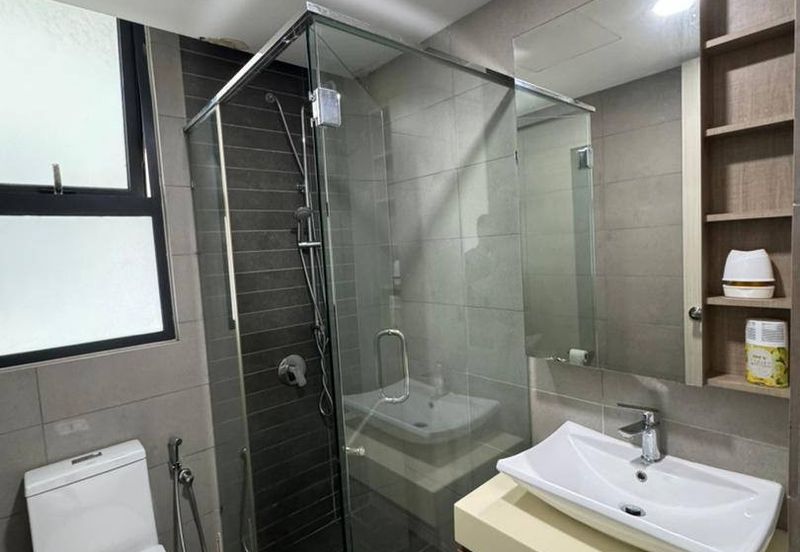 The M @ Medini Macrolink