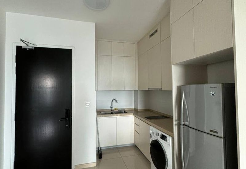 The M @ Medini Macrolink