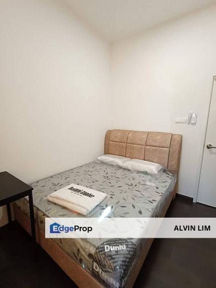 Sks Pavillion/ Walk Distance To Ciq/ Jb Town/ Room For Rent/ Cheapest, Johor, Johor Bahru