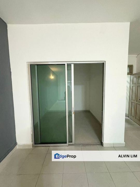 Tebrau City Residences/ Near Ciq/ 4bed 2bath/ Good Condition/ Cheapest, Johor, Johor Bahru