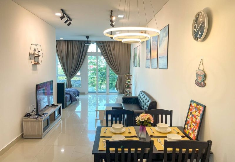 1Medini & Medini Signature