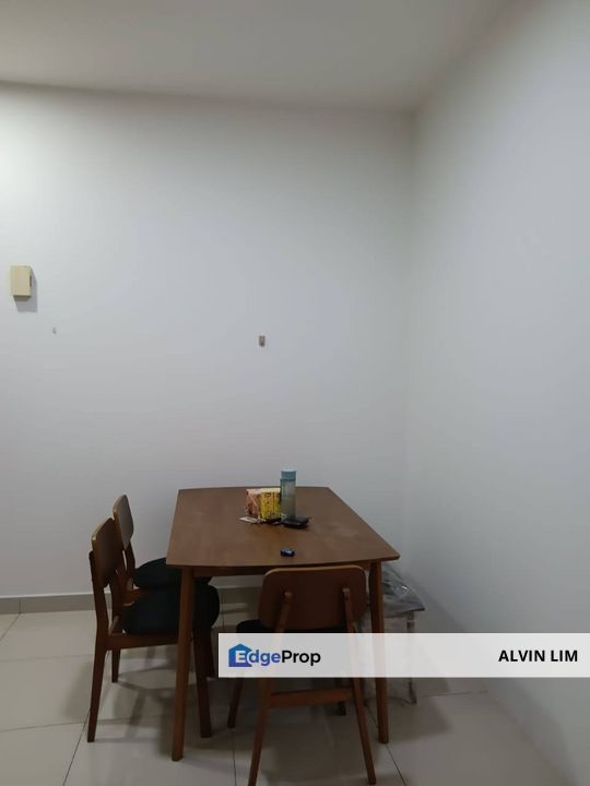 Skysuites/ Walking Distance To Ciq/ 2bed 1bath/ Good Condition/ Cheap, Johor, Johor Bahru