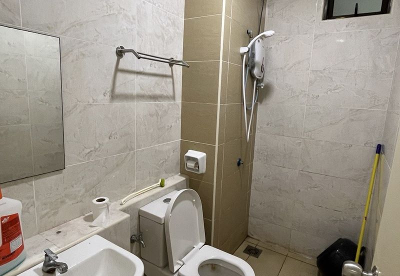 D'Summit Residences @ Kempas Utama