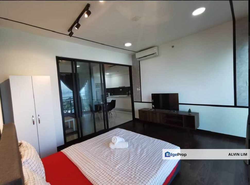 Almas Suite/ Medini/ Near Tuas/ 1bed 1bath/ Good Condition/ Cheapest, Johor, 
