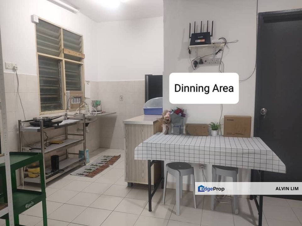 Villa Krystal/ Skudai/ Near Tuas/ Room For Rent/ Female/ Cheapest, Johor, Skudai