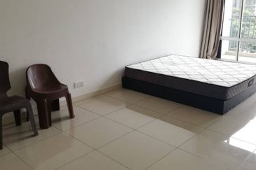 Dedaun Hijau (Greenfield Regency)