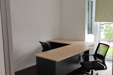Jalan Lembah/ Seri Alam/ Masai/ Level 2/ Lift/ Office/ Semi Renovated