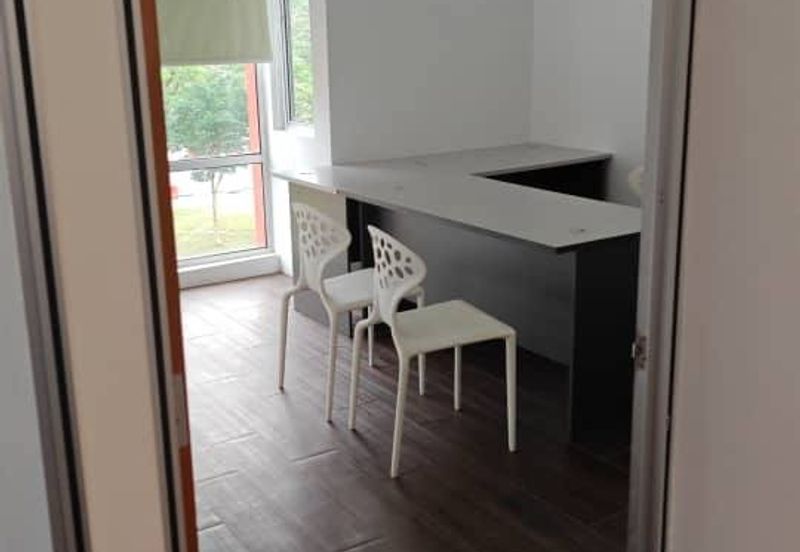 Jalan Lembah/ Seri Alam/ Masai/ Level 2/ Lift/ Office/ Semi Renovated