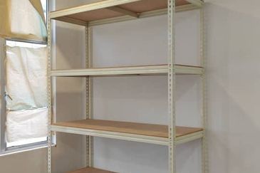 Jalan Lembah/ Seri Alam/ Masai/ Level 2/ Lift/ Office/ Semi Renovated