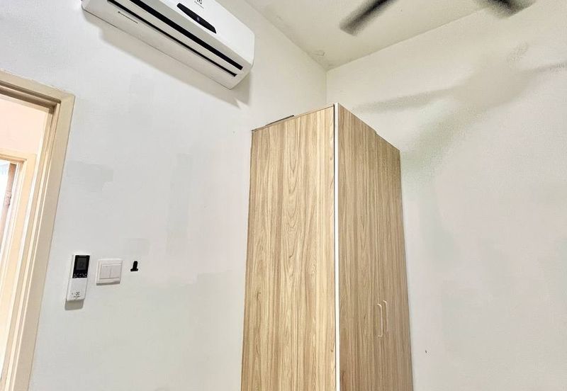 D'Summit Residences @ Kempas Utama