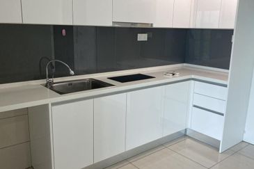 Almas Suites @ Puteri Harbour