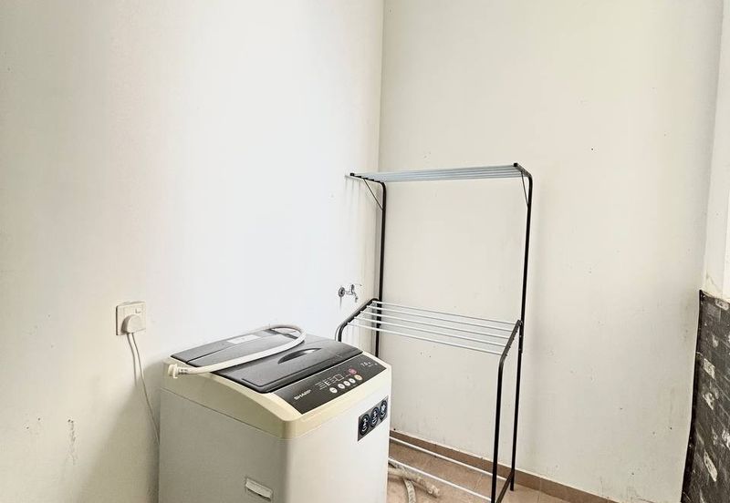 D'Summit Residences @ Kempas Utama