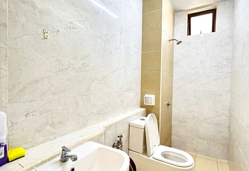 D'Summit Residences @ Kempas Utama