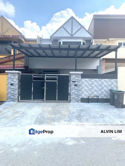 Jalan Permatang/ Desa Jaya/ 4bed 3bath/ 22x70/ Renovated/ Cheapest, Johor, Johor Bahru