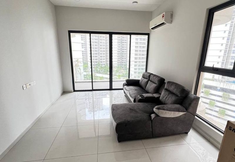 Baypoint @ Country Garden Danga Bay