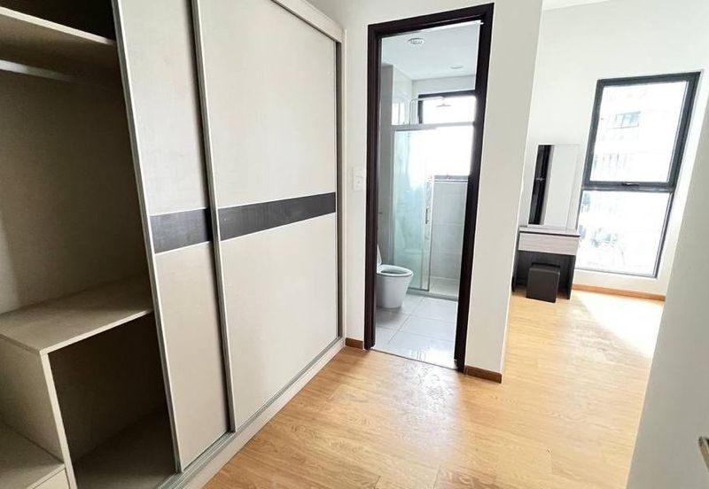 Baypoint @ Country Garden Danga Bay