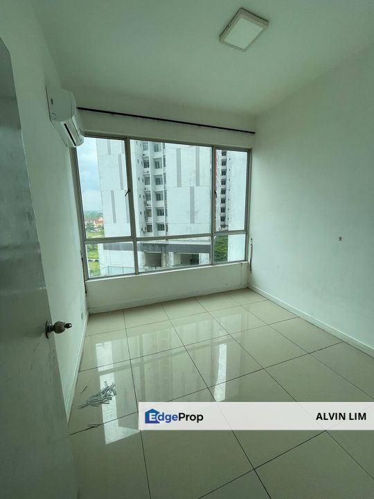 Greenfield Regency/ Public Bus/ Ciq/ 3bed 2bath/ Good Condition/ Cheap, Johor, Tampoi