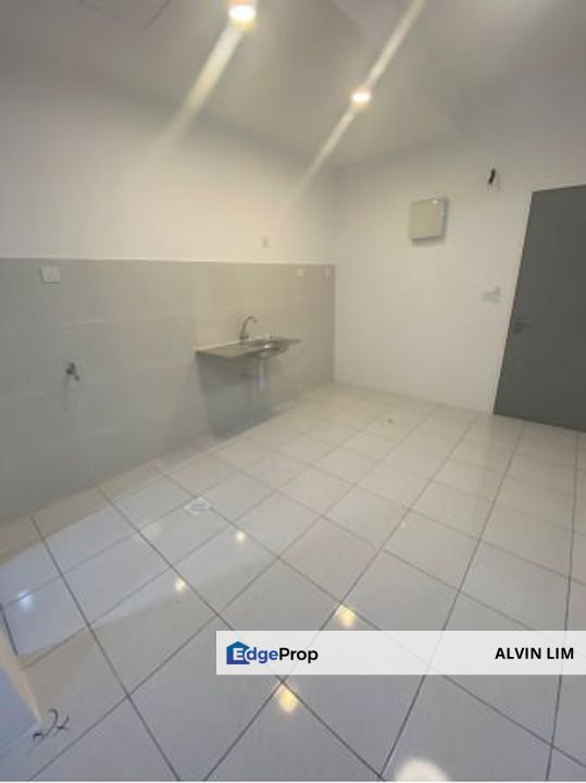 Camellia Residence/ Seri Austin/ 3bed 2bath/ Good Condition/ Cheapest, Johor, Johor Bahru