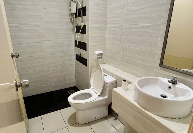 D'Summit Residences @ Kempas Utama