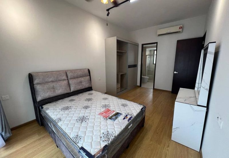 Baypoint @ Country Garden Danga Bay