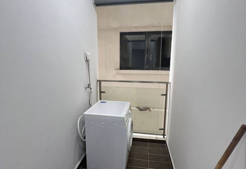 Baypoint @ Country Garden Danga Bay