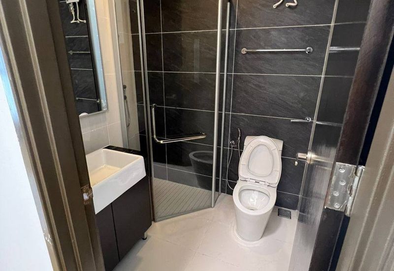 Baypoint @ Country Garden Danga Bay